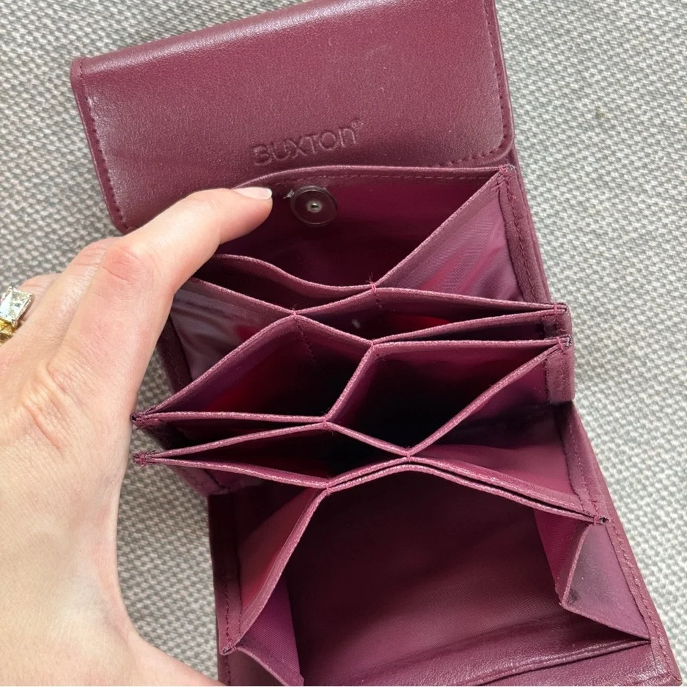 VTG | BUXTON BURGUNDY 100% LEATHER ACCORDION SNAP WALLET QUIET LUXURY DESIGNER